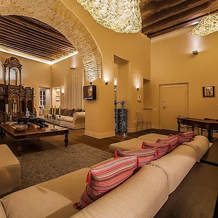 Il Regio Maison Di Charme 5* קליארי